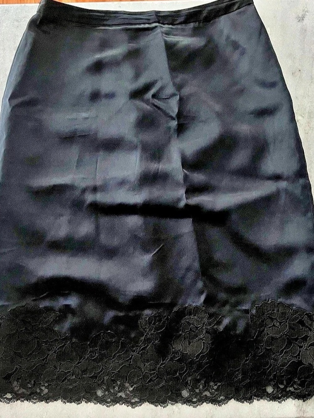 Banana Republic Black Lace Hem Skirt Size 4 Like New